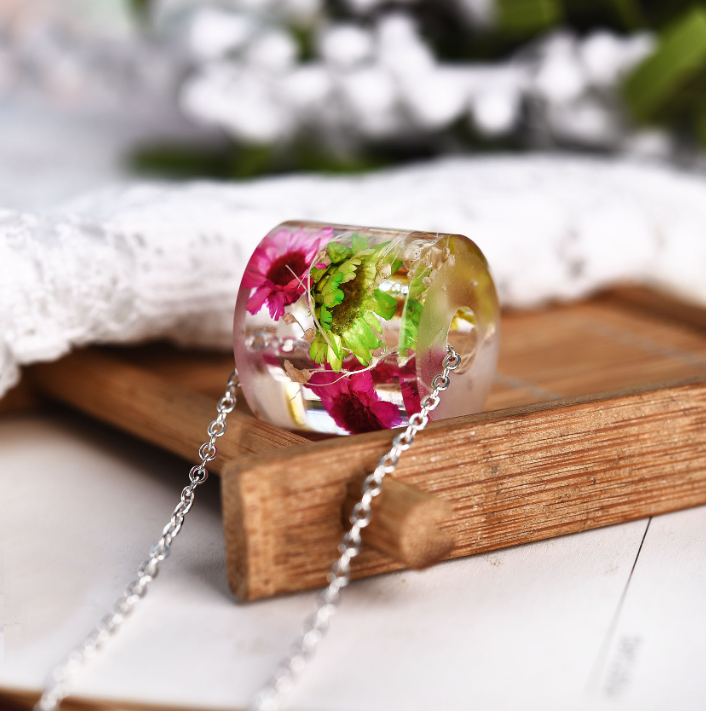 Korean version of resin dried flower necklace