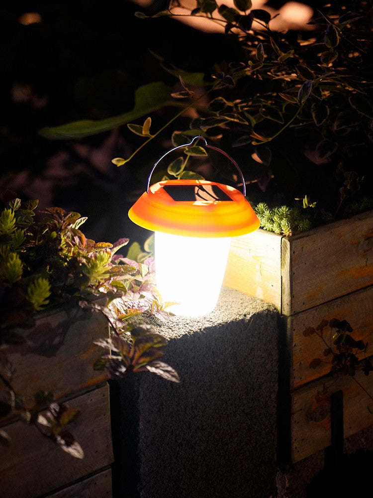 Solar portable lamp